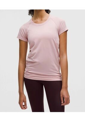 Lululemon Women’s Short Sleeve Crew Neck Top in Light Pink